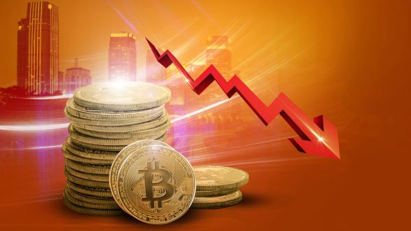 أسعار العملات الرقمية: البيتكوين ينخفض إلى 27 ألف دولار