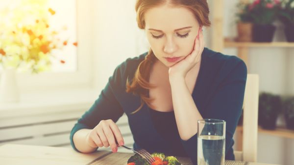 كيف يمكن أن يؤثر النظام الغذائي على مزاجك؟ 