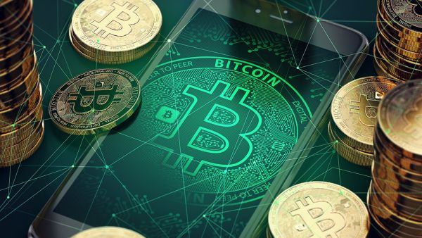 أسعار العملات الرقمية: البيتكوين يرتفع إلى 21 ألف دولار
