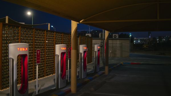 EVs in the Middle East: Soaring Popularity in the Oil Region