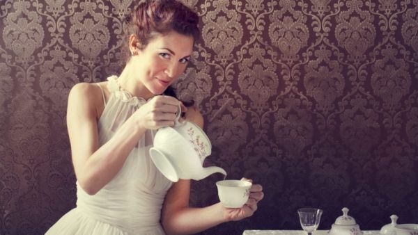 اتيكيت شرب شاي بعد الظهيرة حسب العادات الملكية 