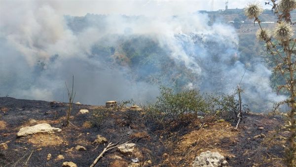 حريق كبير في منطقة مار روكز - الدكوانة