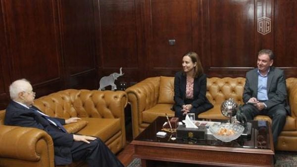 أبوغزاله يستقبل مديرة (الأونروا) في الأردن السيدة مارتا لورينزو
