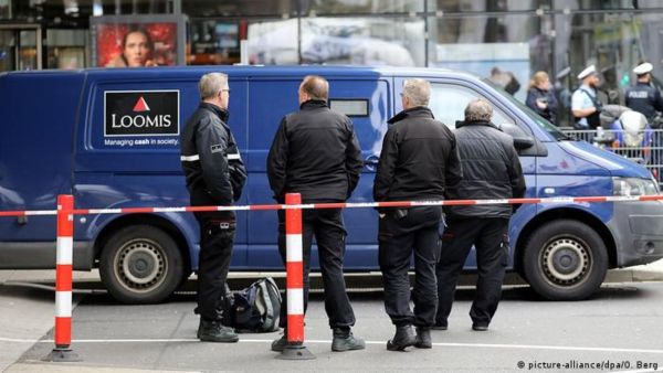 مسلحون يهاجمون بالرصاص سيارة نقل أموال بألمانيا