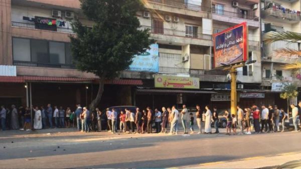 تدخلت قوة من الجيش اللبناني وعملت على ضبط الوضع حيث سارعت لإقفال أبواب الفرن