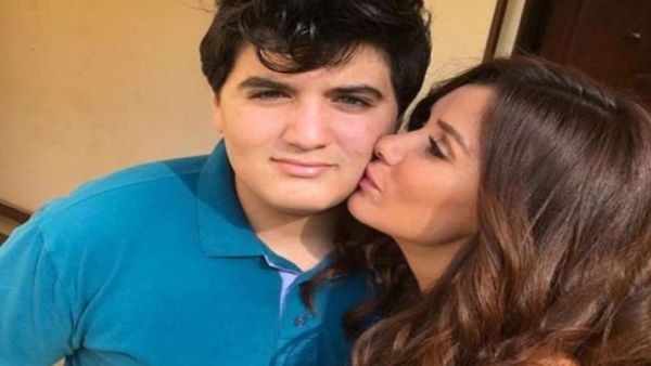 غادة عادل و ابنها
