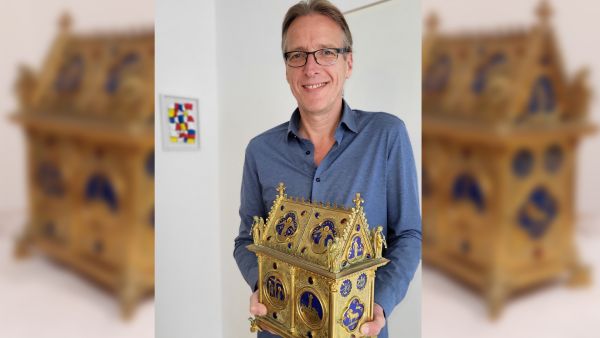 Dutch art detective Arthur Brand holds the 2,000 year-old "Blood of Jesus" relic that was stolen June 2 from Fecamp Abbey in Normandy, France. (Twitter/ @brand_arthur) Blood of Jesus