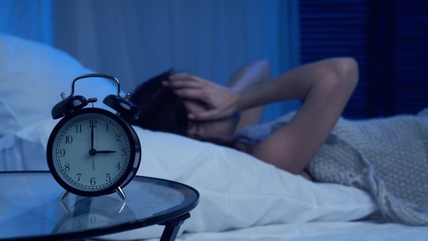 كل ما تحتاج لمعرفته حول الأرق والحزن