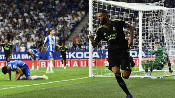 بنزيمة يقود ريال مدريد لانتصار جديد (المصدر: أ ف ب)
