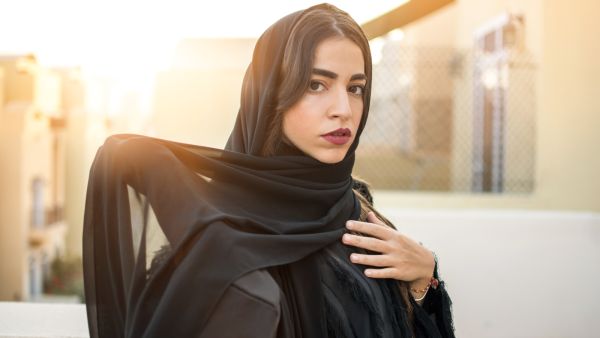 تفسير حلم امراة ترتدي عباءة سوداء