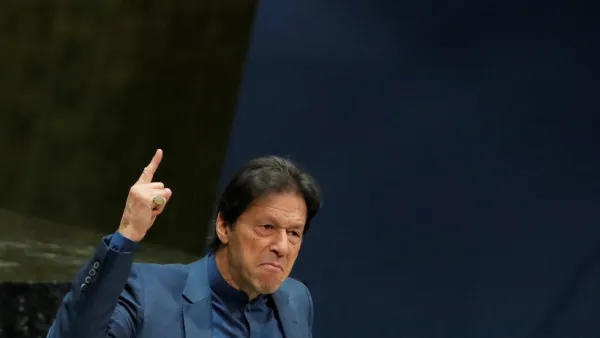 رئيس الوزراء السابق عمران خان