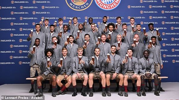 لاعبو بايرن ميونيخ يحتفلون بمهرجان أكتوبرفيست (المصدر: Lennart Preiss/ Avalon)