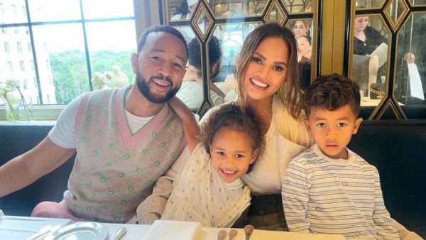 Chrissy teigen, John Legend and their kids