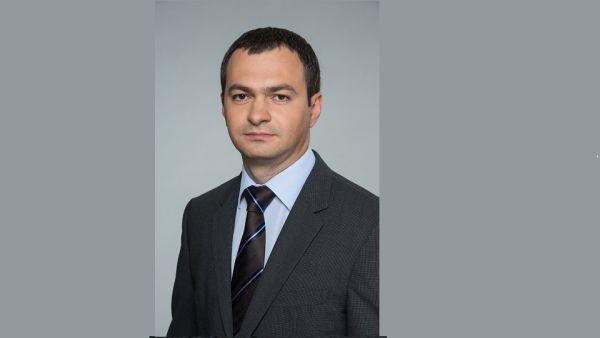 رومان بولودنيف، المدير العام لشركة هانيويل لحلول السلامة والإنتاجية في الشرق الأوسط وتركيا وأفريقيا هانيويل تكشف عن تأثير التوجهات سريعة الانتشار على قطاع ميكنة المستودعات في الشرق الأوسط