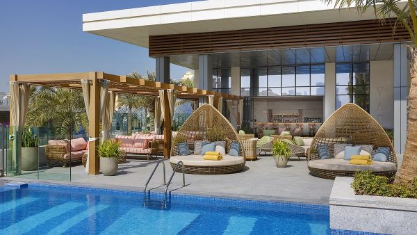 فندق سانت ريجيس دبي سانت ريجيس دبي، النخلة يقدم لضيوفه باقة إقامة صيفية مميزة