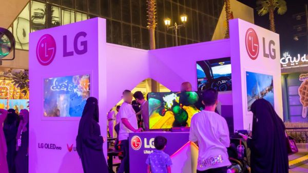 جناح تجربة إل جي يدعو الحضور لاختبار شاشة UltraGear من "إل جي": الشاشة الرسمية للحدث إل جي تدعم موسم الجيمرز بتجارب تفاعلية مذهلة في جناح العلامة التجارية