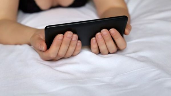  92 بالمئة من السعوديات بمشاهدة الافلام الاباحية