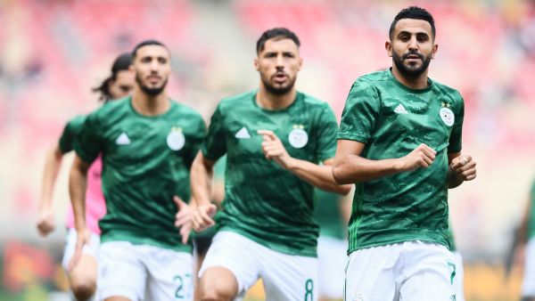 الجزائر تواجه غينيا اليوم (المصدر: أ ف ب)