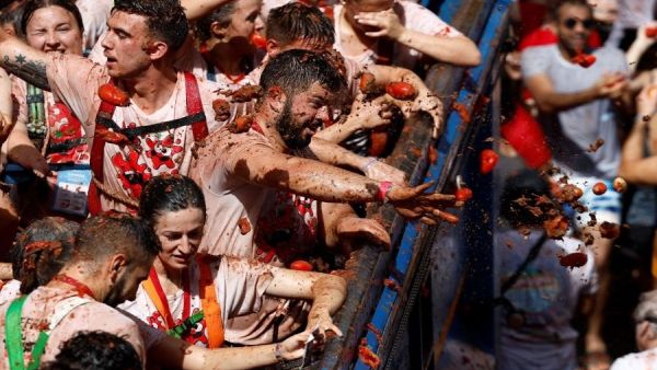 مهرجان التراشق بالطماطم في إسبانيا