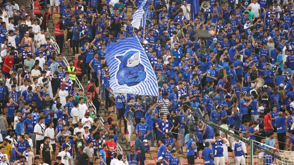 الهلال يهزم الفتح (المصدر: أ ف ب)
