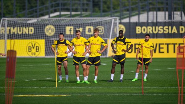 جانب من تدريبات بوروسيا دورتموند الاستعدادية للمباراة (المصدر: أ ف ب)