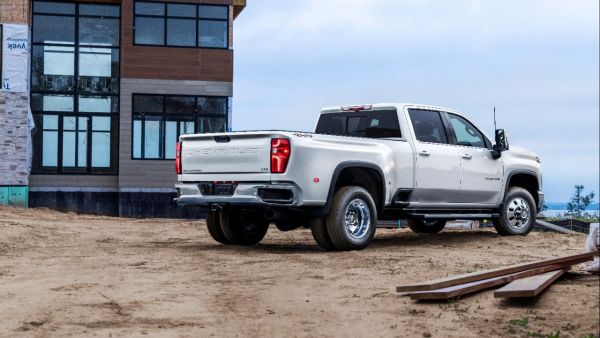 2024 Chevrolet Silverado HD Commands the Road with More Power, Enhanced Interior and Smarter Technology