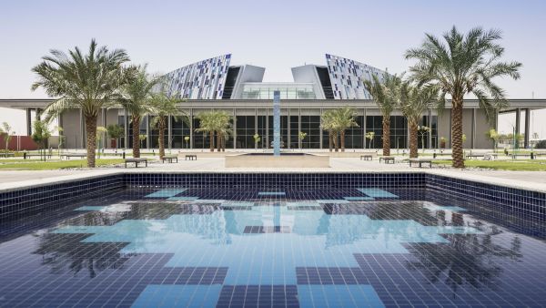 جامعة الإمارات تعقد ندوة حول " حصاد الحرارة المهدورة من الصناعة و مصادر الطاقة المُتجدّدة الهجينة نحو التوليد الثلاثي"