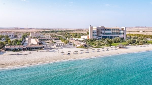 Fancy a Vibrant Night Out at Danat Jebel Dhanna Resort