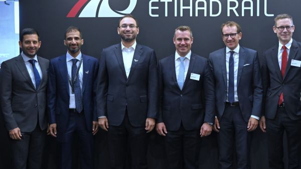 Etihad Rail moves to a self-operating model after concluding knowledge transfer programme for the UAE National Railway Network with Deutsche Bahn