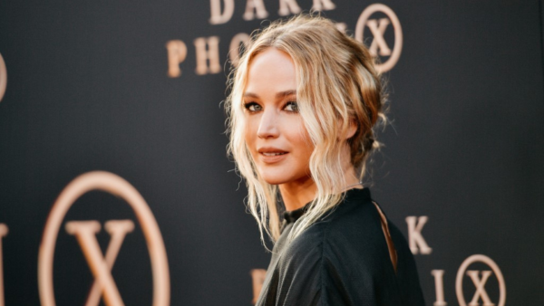 Jennifer's Dior ensemble is made from a see-through tulle fabric