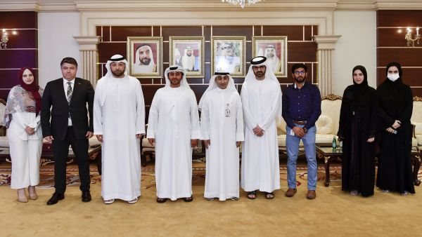 اطلاق شراكة استراتيجية بين جامعة الإمارات وشركة الإمارات لتعليم قيادة السيارات لتطوير أبحاث تعليم القيادة والسلامة المرورية