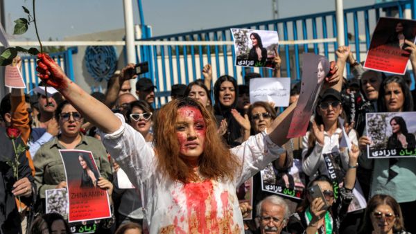 مدينة أشنوية الحدودية مع العراق من جهة أربيل باتت خارجة عن السيطرة الحكومية الايرانية 