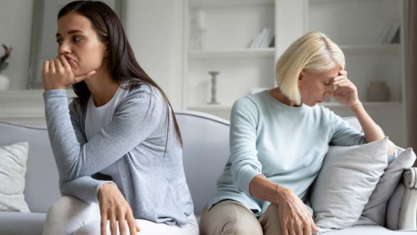 4 أسباب تجعل الأبناء يبتعدون عن والديهم 