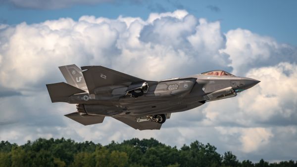  F-35 fighter