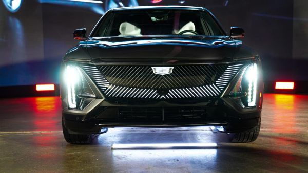’كاديلاك‘ تعزّز التزامها تجاه تطلُّعات التنقُّل في المنطقة عبر التأكيد على طرح ست مركبات كهربائية فاخرة في الشرق الأوسط بحلول 2025