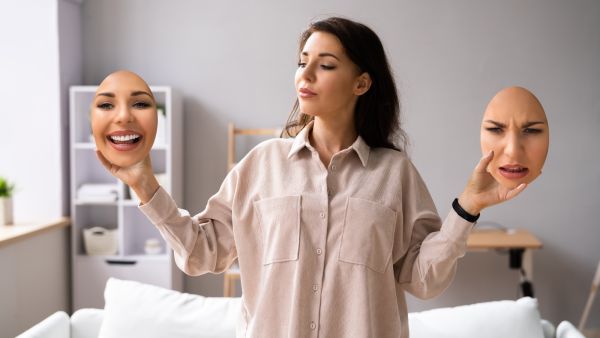 متلازمة المحتال: الأعراض،الأسباب، العلاج
