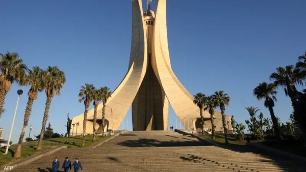 قمة الجزائر بين أوهام النظام… والنجاح!