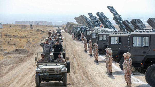 الحرس الثوري الإيراني يستعرض قواته