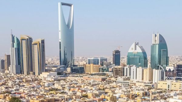 الرياض المقيمة بين سطرين