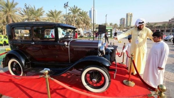 معرض للسيارات الكلاسيكية في الكويت