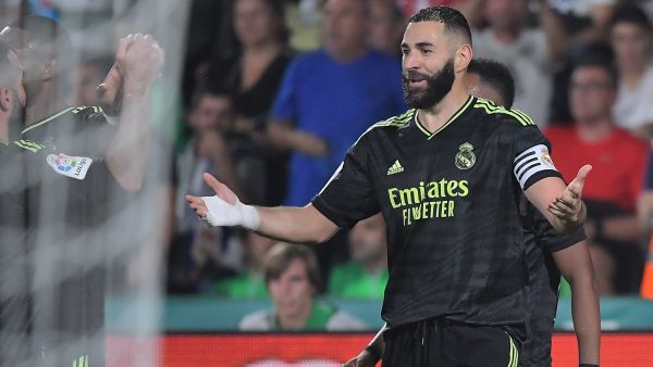 بنزيمة يقود ريال مدريد للفوز (المصدر: أ ف ب)