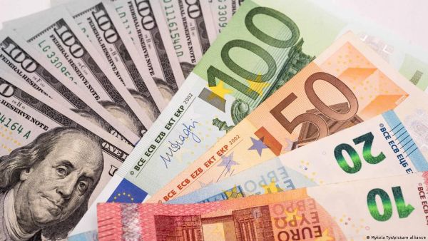 سعر اليورو مقابل الدولار