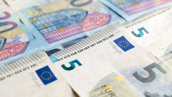 سعر اليورو مقابل الدولار
