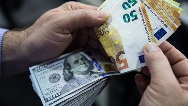 سعر اليورو مقابل الدولار