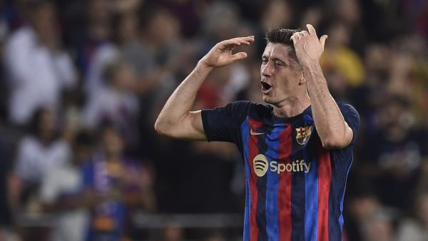 ليفاندوفسكي يقود برشلونة لانتصار جديد (المصدر: أ ف ب)