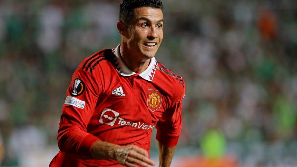 معلق مباراة مان يونايتد وإيفرتون اليوم في الدوري الإنجليزي