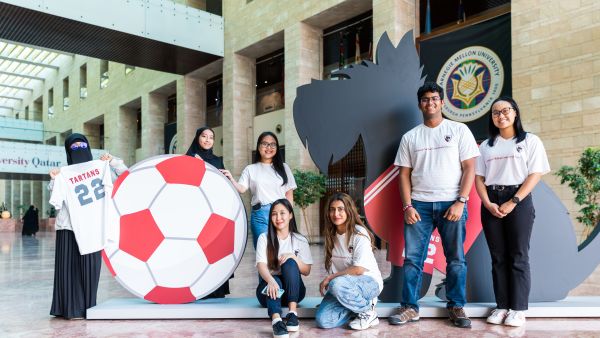 خلال الحدث فريق من كارنيجي ميلون في قطر يردون الجميل لقطر بالتطوع في تنظيم مونديال 2022