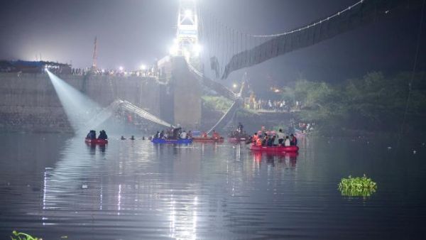 India bridge collapse 