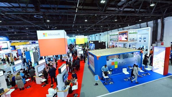 مايكروسوفت تقدم خلال "معرض جيتكس جلوبال 2022" أبرز معالم دبي السياحية عبر تقنية الميتافيرس 
