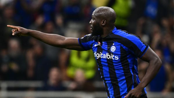 Inter Milan's Belgian forward Romelu Lukaku reacts after scoring his team's fourth goal during the UEFA Champions League Group C football match between Inter Milan and Viktoria Plzen at the Giuseppe-Meazza (San Siro) stadium in Milan, on October 26, 2022. (Photo by MIGUEL MEDINA / AFP)